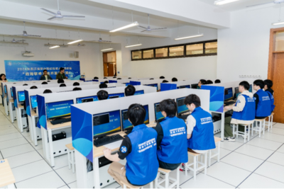 浙江軟件開發(fā)新篇章 省職業(yè)院校技能大賽高職組“應(yīng)用軟件系統(tǒng)開發(fā)”賽項在浙工貿(mào)成功舉辦